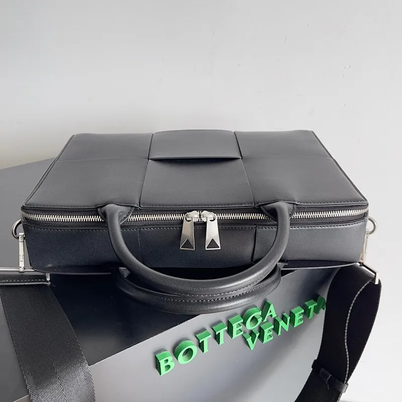 All categories 💚 Authentic bags 💚 BV 2025 new Bottega Veneta large plaid woven men's briefcase